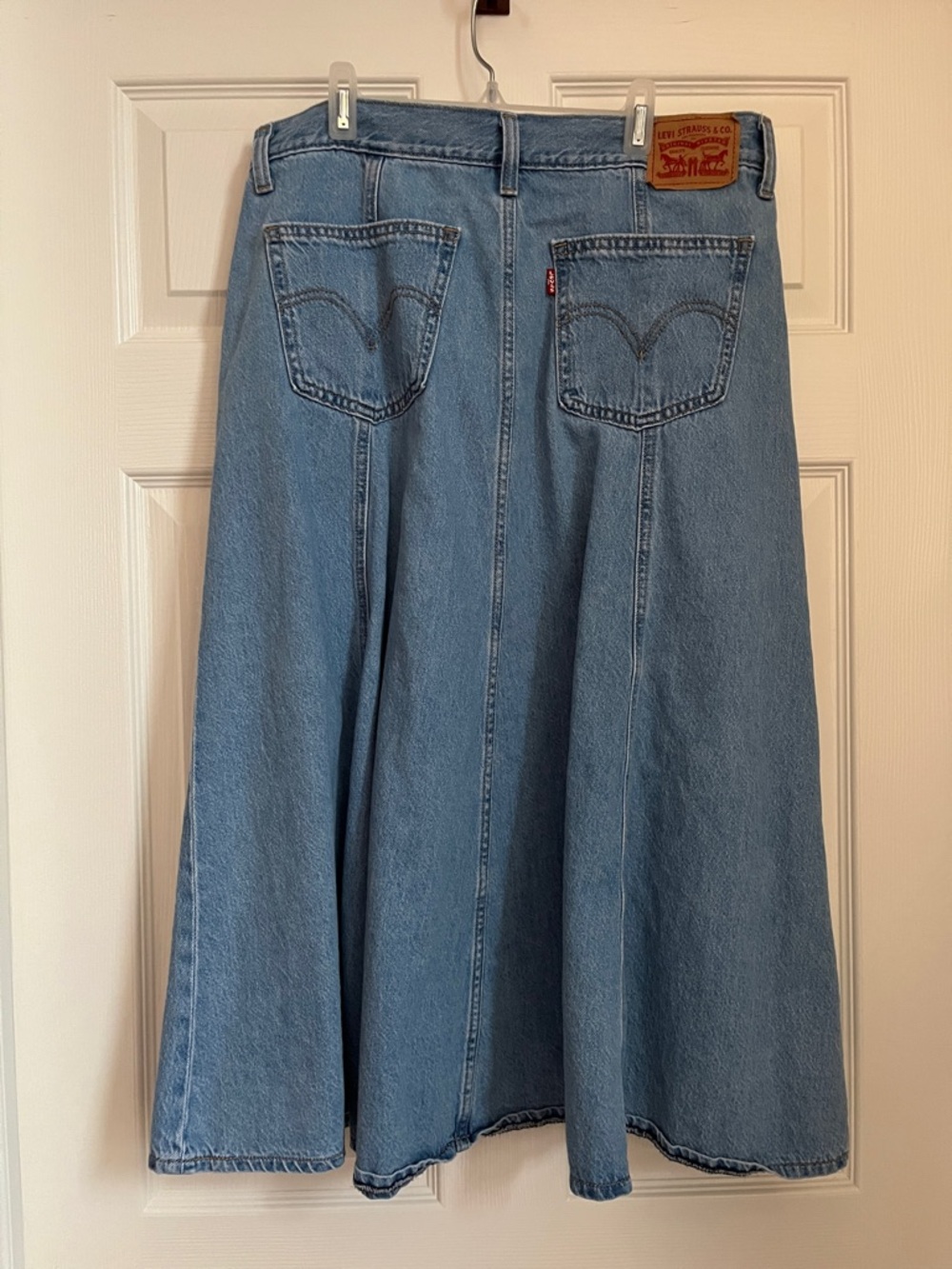 Women's Levi's Light Blue Denim Skirt with Panel Seams Size 31 - Picture 2 of 7